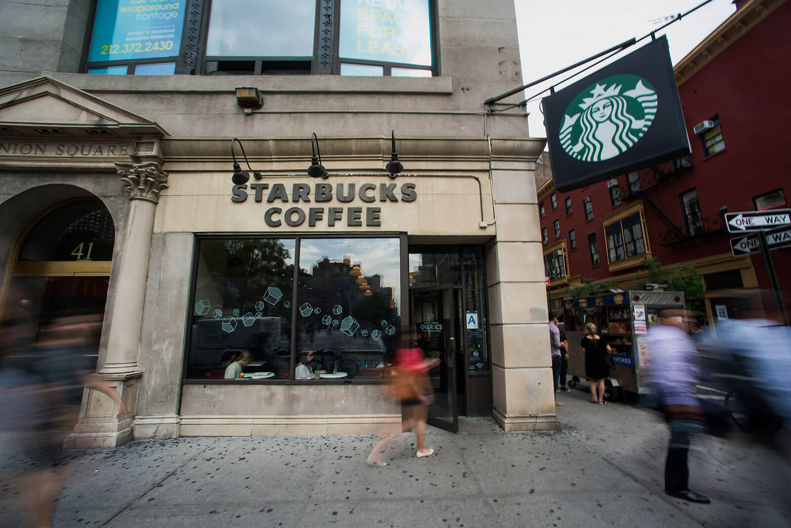 Lyft partners with Starbucks
