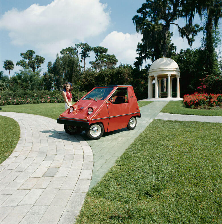 Tiny startups, tiny cars