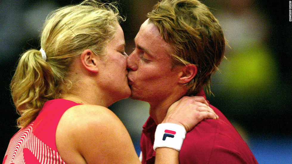 Hewitt and Clijsters, both former world No. 1s, met at the Australian Open in 2000, reportedly after Kim&#39;s sister Elkie asked her to get Lleyton&#39;s autograph. They announced their engagement in 2003 but split in October 2004. Both decried the &quot;malicious gossip&quot; that followed their separation.