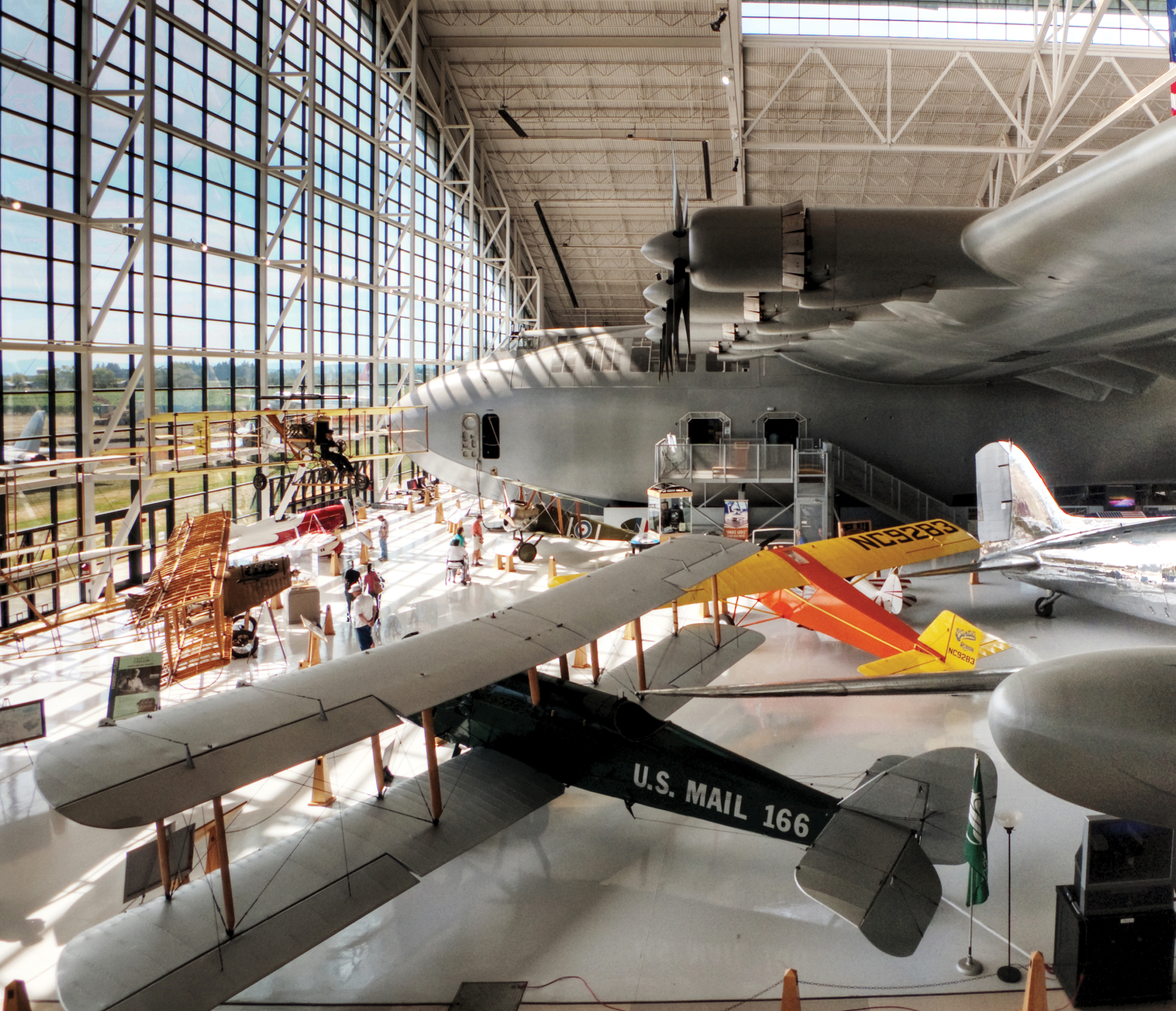 Spruce Goose Get The Inside Story Of An Aviation Icon Cnn