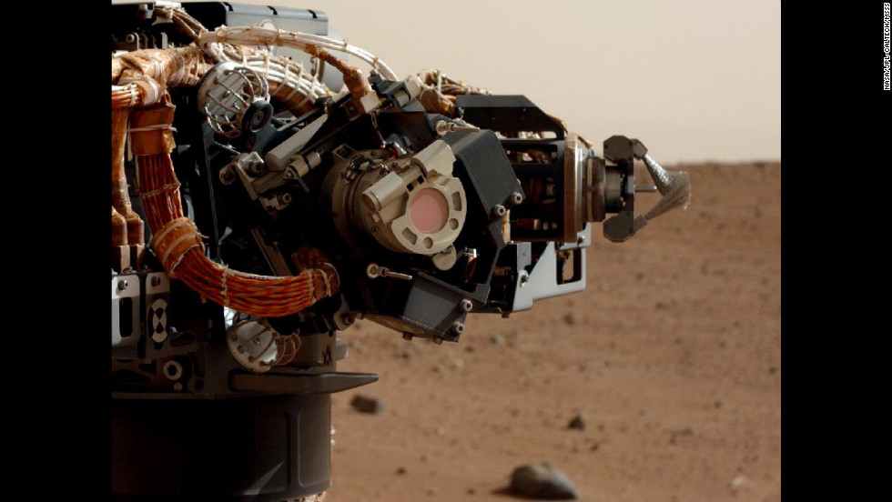 The left eye of the Mast Camera on NASA&#39;s Mars rover Curiosity took this image of the rover&#39;s arm on September 5, 2012.