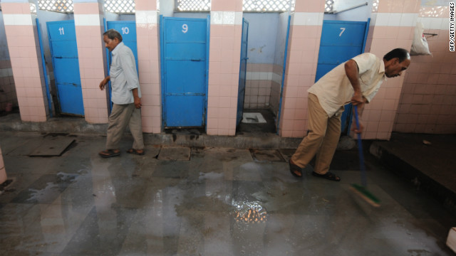 Bringing toilets and dignity to India&#39;s poor