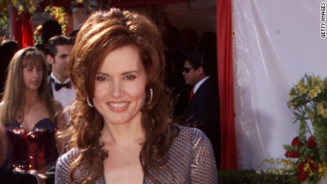 Geena Davis arrives at the 52nd Annual Primetime Emmy Awards at the Shrine Auditorium in Los Angeles, 9/10/00