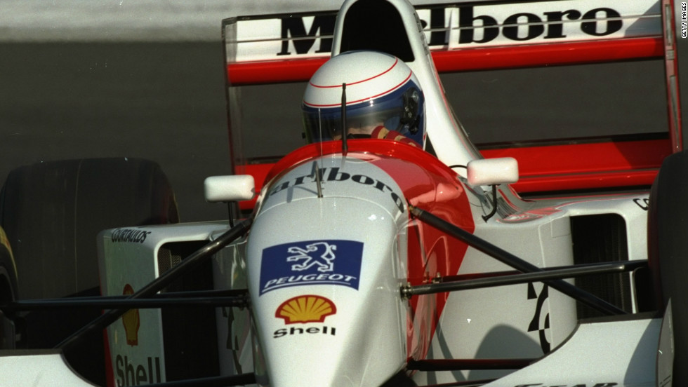 Vettel is now chasing after Frenchman Alain Prost , who won four drivers&#39; titles.