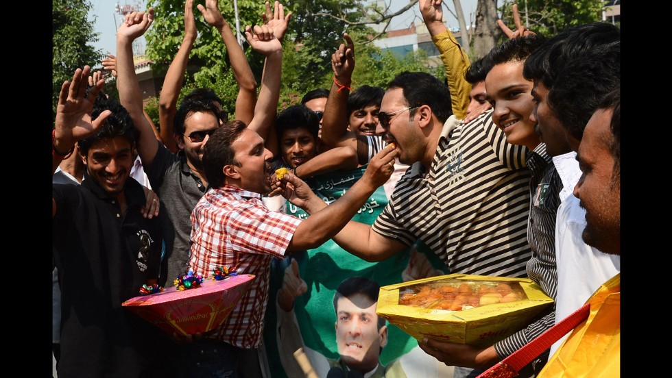 Despite Violence Pakistanis Vote In Landmark Election Cnn