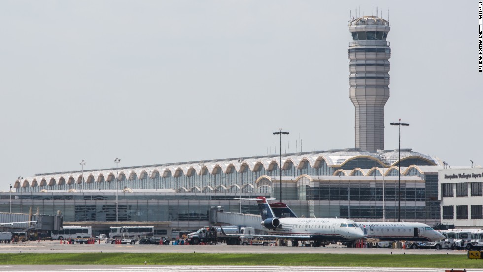 过度 200 flights on American Airlines' regional carrier canceled after temporary FAA grounding