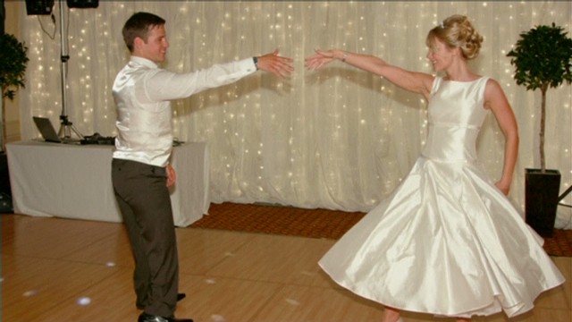 itn pkg paralympian wedding dance_00003007.jpg