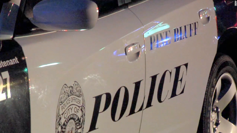 1 officer dead, another injured after shootout in Pine Bluff, Arkansas