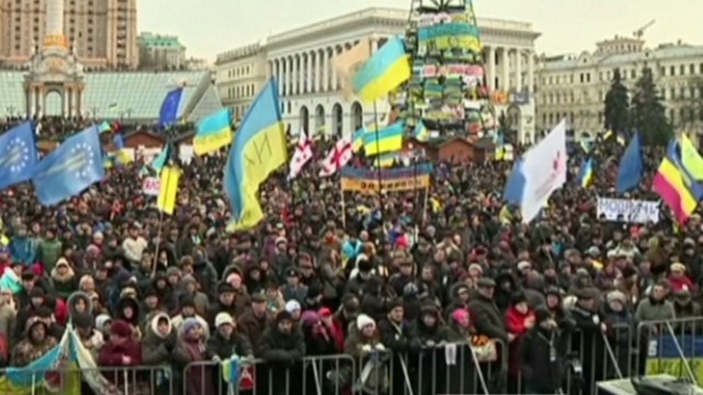 Lenin Statue Toppled In Ukraine Protest Cnn