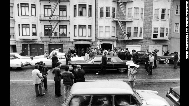 The exterior of the Symbionese Liberation Army house, at 1827 Golden Gate, where Patty Hearst was held in the closet is seen on February 16, 1976