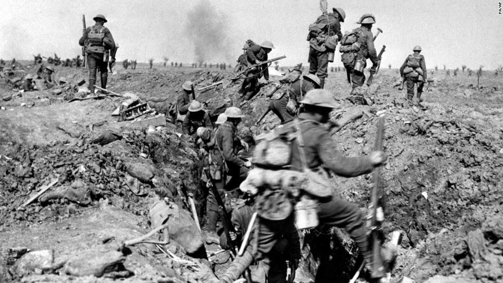 British troops advance during the Battle of the Somme in 1916. 