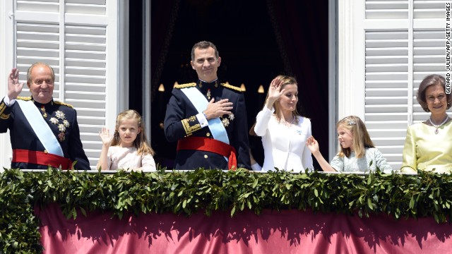 Left to right: Spain's King Juan Carlos, Princess of Asturias Leonor, newly crowned King Felipe VI, Queen Letizia, Princess Sofia and Queen Sofia pose on the balcony of the Palacio de Oriente, or Royal Palace, in Madrid on Thursday, June 19, after a swearing in ceremony of Felipe as Spain's new king.