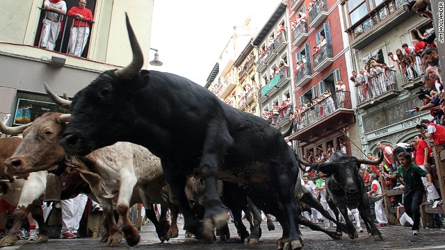 Surviving Pamplona&#39;s running of the bulls