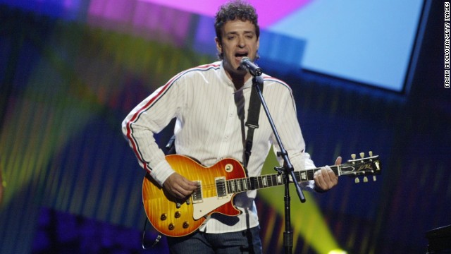 MIAMI - OCTOBER 23: Gustavo Cerati performs onstage at the MTV Video Music Awards Latin America 2003 at the Jackie Gleason Theater on October 23, 2003 in Miami, Florida. (Photo by Frank Micelotta/Getty Images)