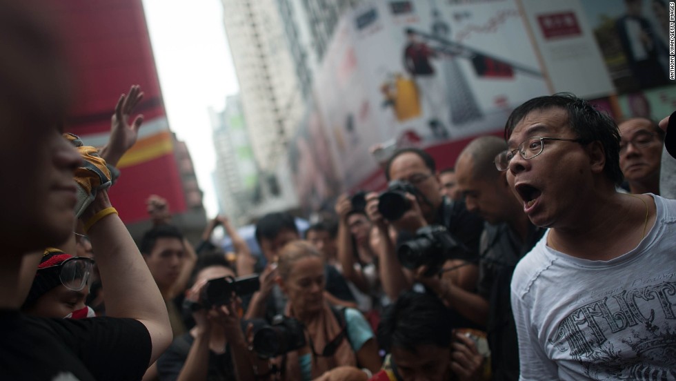 Anti-Occupy Hong Kongers feel a deep disdain for the way today&#39;s protests are affecting the lives of ordinary citizens. Some have gotten into heated confrontations with protesters.