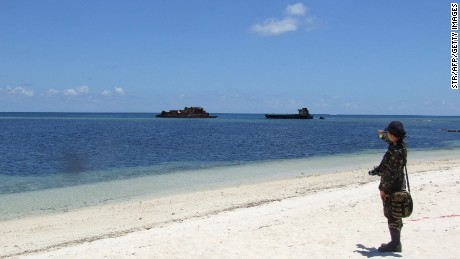 Philippines protests hundreds of Chinese ships around disputed island