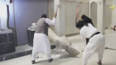 isis destroys iraq mosul artifacts_00000912