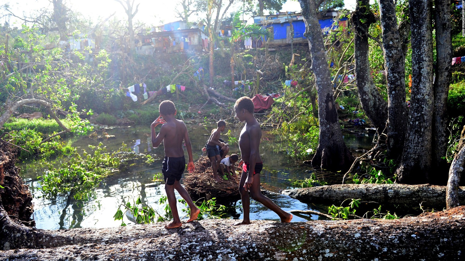 Aid Workers Scramble To Help Vanuatu After Cyclone Pam Cnn