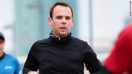 Police search Germanwings co-pilot&#39;s home for clues
