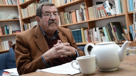 :German Nobel literature laureate Gunter Grass poses for a photo at his house in the northern German town of Behlendorf on April 5, 2012.