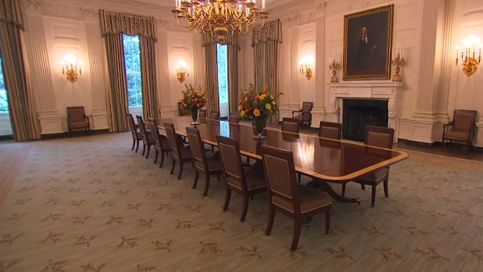 modern dining room white house