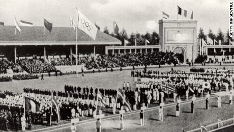Atletas reclamaram de más condições durante as Olimpíadas de 1920 em Antuérpia, após a Primeira Guerra Mundial e a pandemia de gripe espanhola.