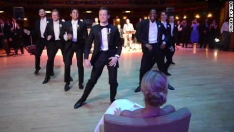 groom wedding dance viral orig _00000828.jpg