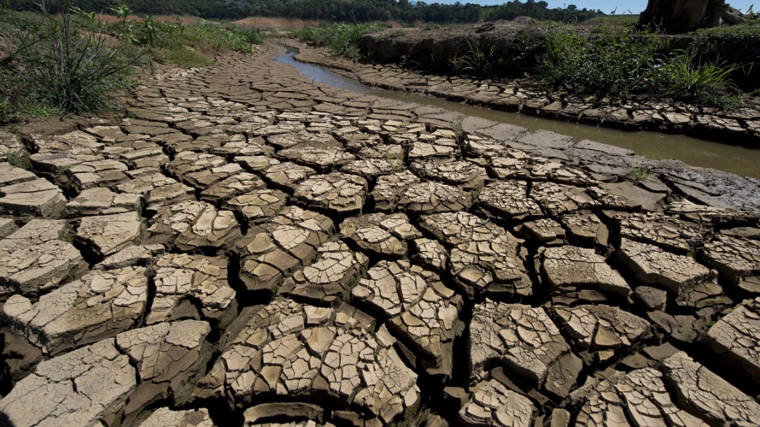 View of the bed of Jacarei river dam, in Piracaia, during a drought affecting Sao Paulo state, Brazil on November 19, 2014. The Jacarei river dam is part of the Sao Paulo&#39;s Cantareira system of dams, which supplies water to 45% of the metropolitan region of Sao Paulo --20 million people-- and is now at historic low. AFP PHOTO / NELSON ALMEIDA        (Photo credit should read NELSON ALMEIDA/AFP/Getty Images)
