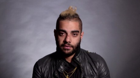 heems gets political origwx allee_00000830.jpg