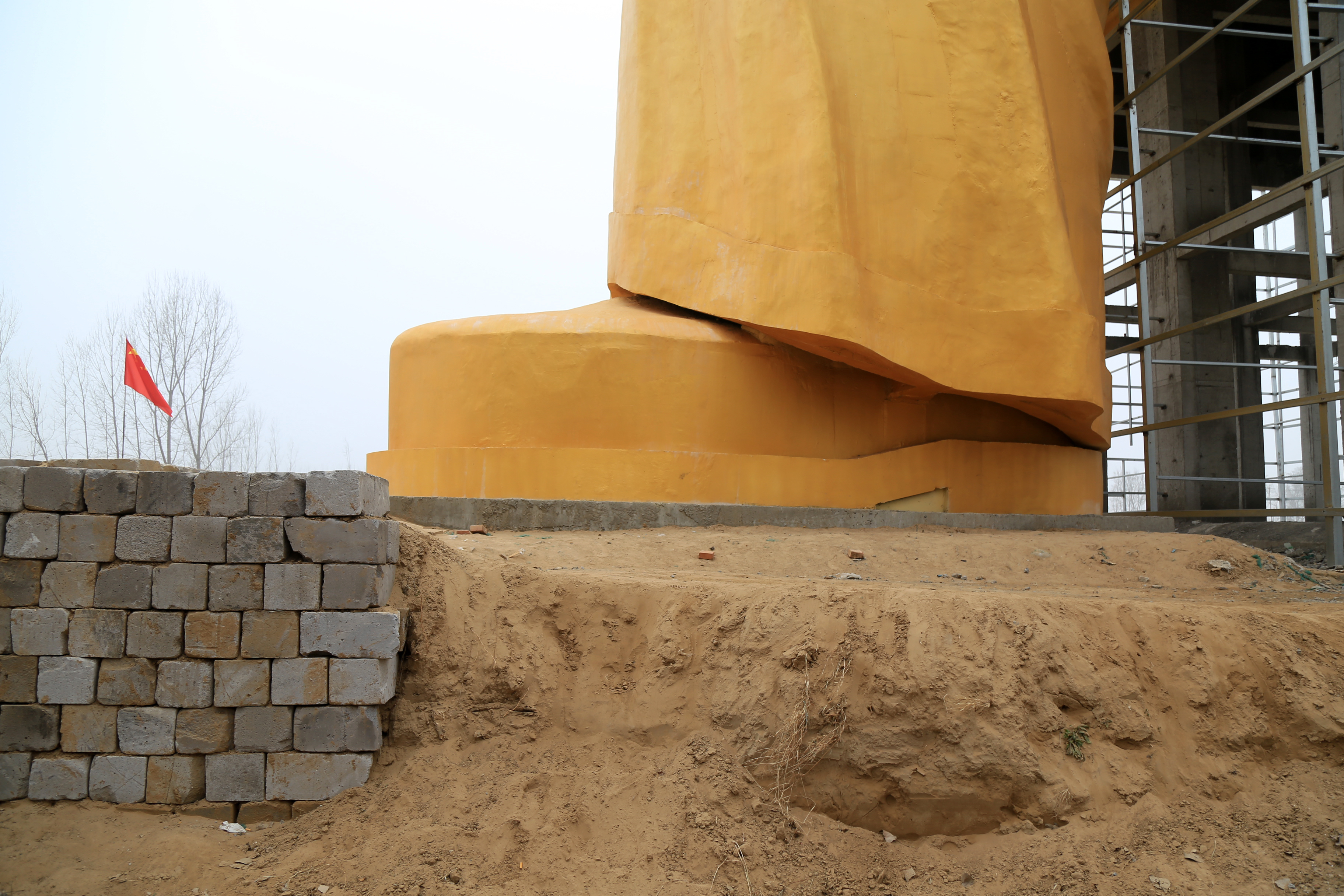 Giant Gold Mao Statue Torn Down Cnn Travel