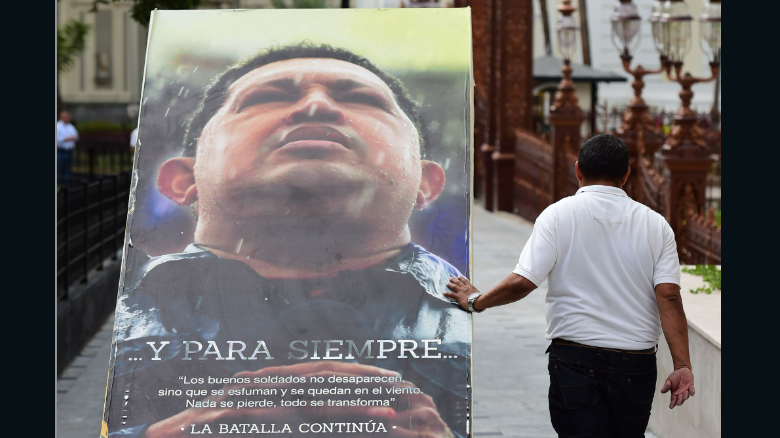 Images of Hugo Chavez removed from National Assembly
