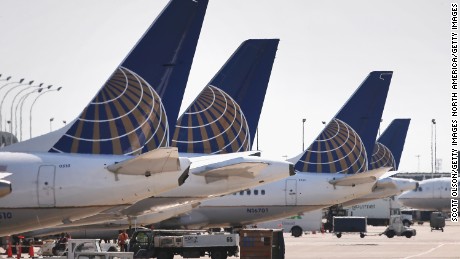 CHICAGO, IL - SEPTEMBER 19: United Airlines jets sit at gates at O&#39;Hare International Airport on September 19, 2014 in Chicago, Illinois. In 2013, 67 million passengers passed through O&#39;Hare, another 20 million passed through Chicago&#39;s Midway Airport, and the two airports combined moved more than 1.4 million tons of air cargo. (Photo by Scott Olson/Getty Images)