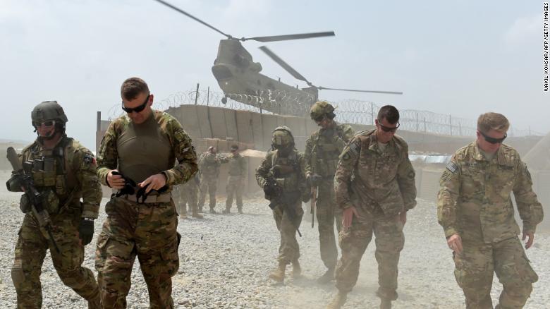 미군, 트럼프가 아프가니스탄과 이라크에서 추가 철수 계획을 명령 할 것으로 예상