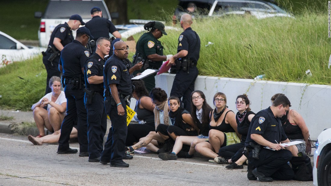 Falcon Heights Shooting Woman Livestreams Aftermath Cnn 