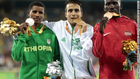 Four Paralympians beat Olympic 1,500m winner