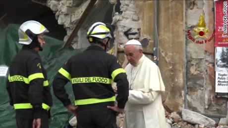 Pope visits quake survivors_00003109.jpg