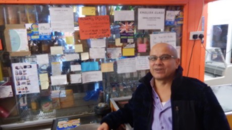 Hernando Reyes met his wife at the market. 