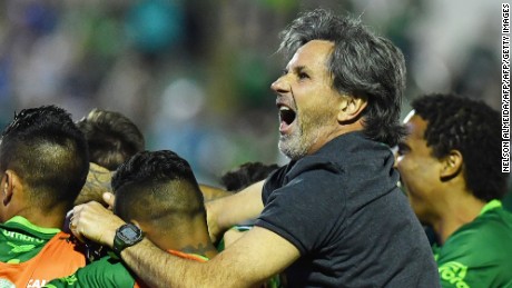 The coach of Brazil's Chapecoense Caio Junior (R) celebrate with the players after defeating Argentina's Independiente in a penalty shoot-out during their Sudamericana Cup match at the Arena Conda stadium, in Chapeco, Brazil, on September 28, 2016. / AFP / NELSON ALMEIDA        (Photo credit should read NELSON ALMEIDA/AFP/Getty Images)