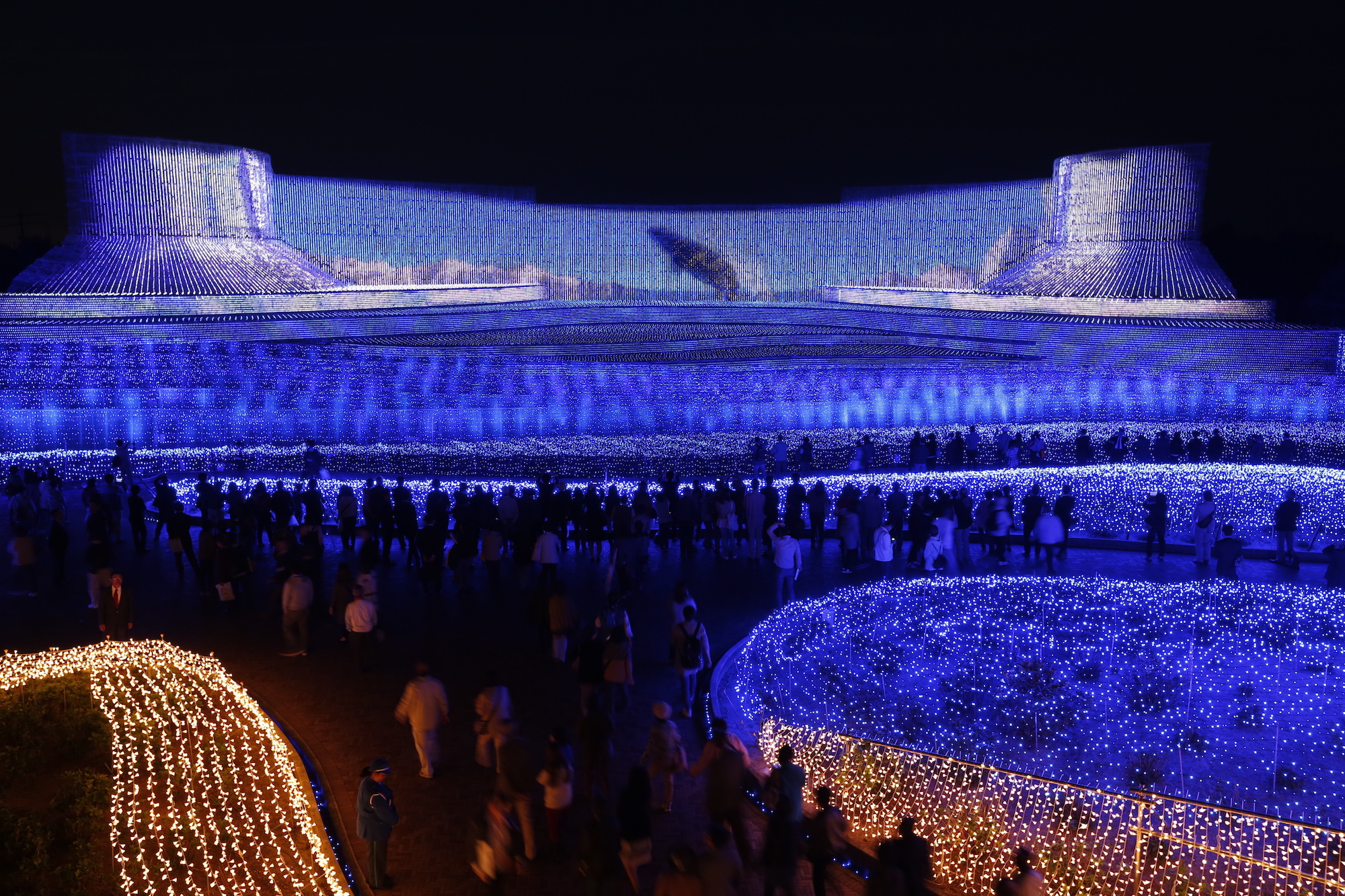 Nabana No Sato Japan S Most Extravagant Light Display Cnn Travel