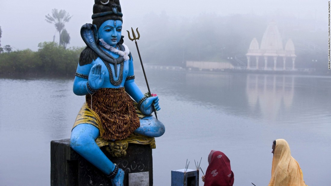 &lt;strong&gt;Ganga Talao: &lt;/strong&gt;Little temples are built along the lakeside including a shrine to Lord Shiva. During the Shivratri festival, more than half of the island&#39;s population will make way to the lake to celebrate. 