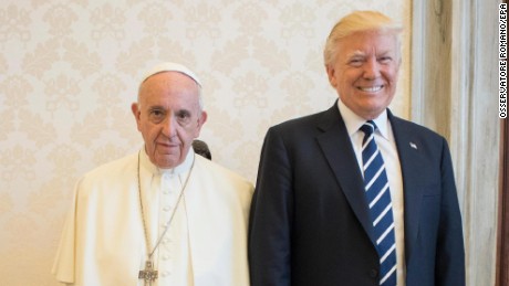 epa05985803 A handout picture provided by the Vatican newspaper L&#39;Osservatore Romano shows Pope Francis (L) posing with US President Donald J. Trump on the occasion of their private audience, at the Vatican, 24 May 2017. Trump is at the Vaican and in Italy on a two day visit, ahead of his participation in a NATO summit in Brussels on 25 May.  EPA/OSSERVATORE ROMANO/HANDOUT  HANDOUT EDITORIAL USE ONLY/NO SALES