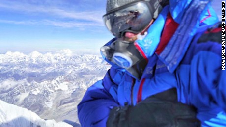 Conquering Everest without supplemental oxygen 