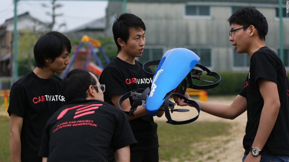 Still in development, the SkyDrive from the Cartivator Project, a Tokyo non-profit, hopes to play a key part in the 2020 Juegos olímpicos. With three wheels and four rotors, the car-drone hybrid will hopefully be the vehicle of choice for the lucky individual tasked with lighting the Olympic flame. &lt;a href =&quot;/style/article/japan-flying-cars/index.html&quot; objetivo =&quot;_blanco&cotizaciónquot;&gt;&lt;strong&gt;.&lt;/fuerte&esp;gt;&lt;/a&gt;