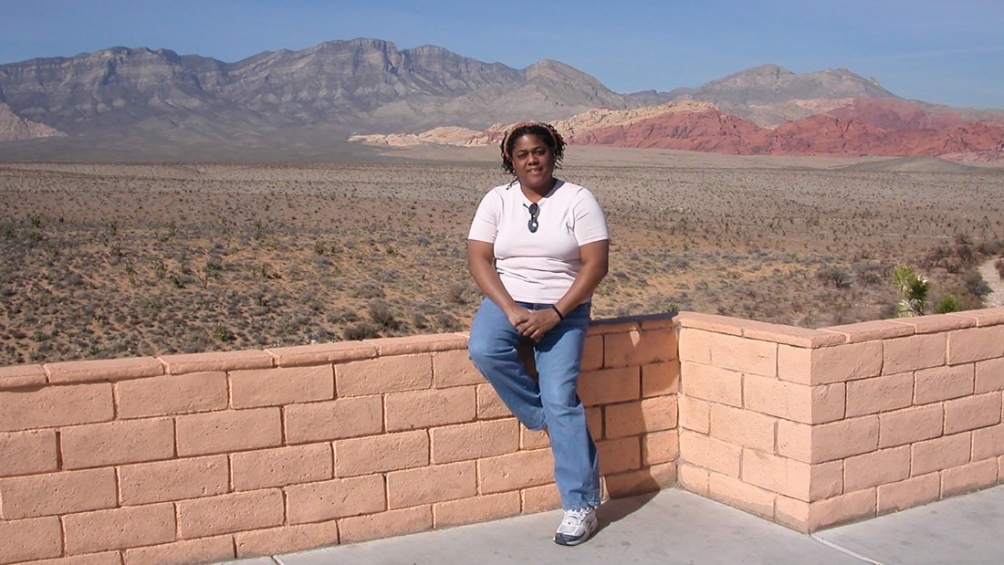 After participating in a weight loss program at Lenox Hill Hospital in New York and practicing mindful eating, Hutchinson started to lose weight.