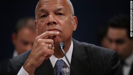   Ex-DHS Secretary: No Formal Family Separation Policy During the Obama Administration 