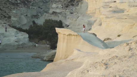 beaches sarakiniko beach milos greece_00011603