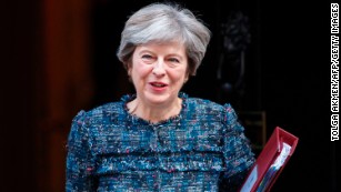 Theresa May warned to change course over Brexit and Irish border