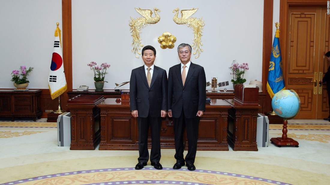 In 2003, when friend and colleague Roh Moo-hyun (left) was elected as president, Moon agreed to serve as his chief of staff.