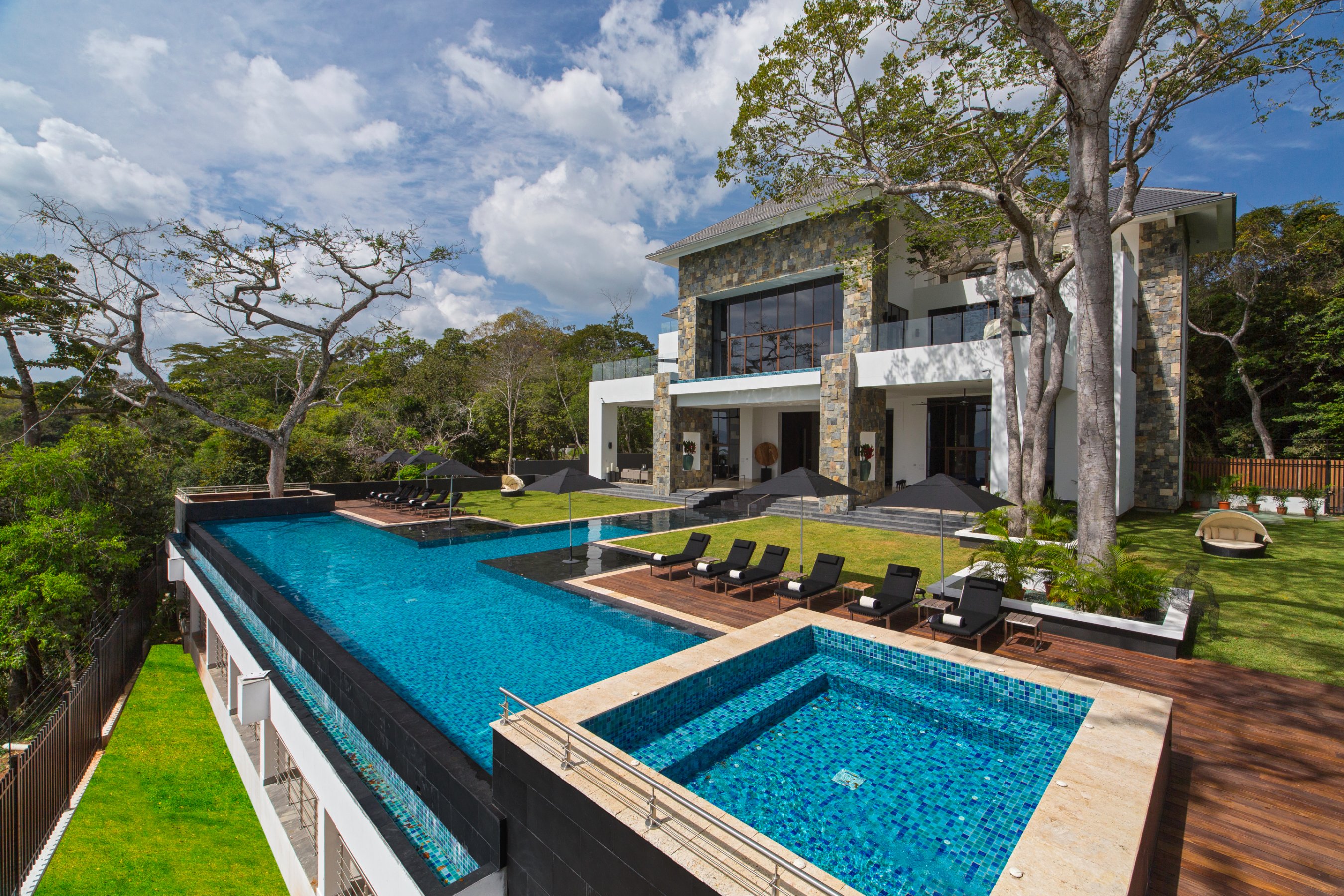 Swimming Pool Design - Luxury Pools - René Dekker