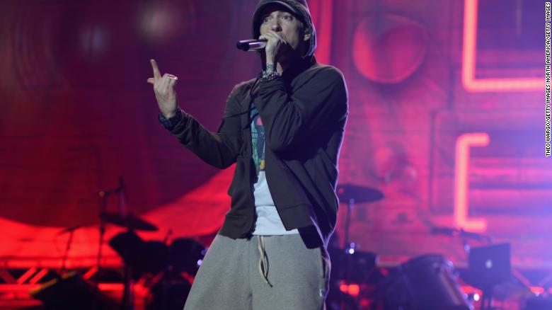 Eminem apologizes to Rihanna on surprise new album